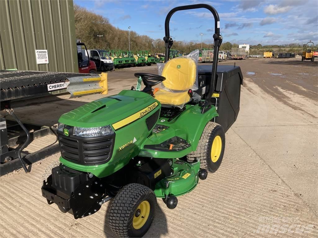John Deere X950R Mauriņa traktors