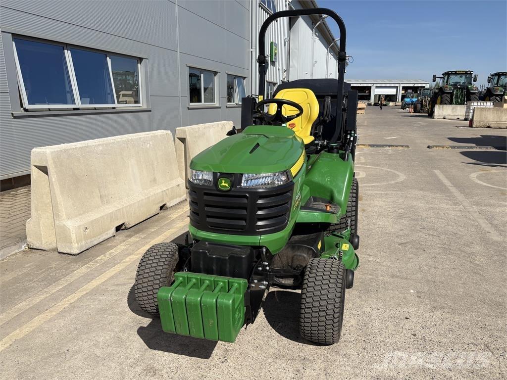John Deere X950R Mauriņa traktors