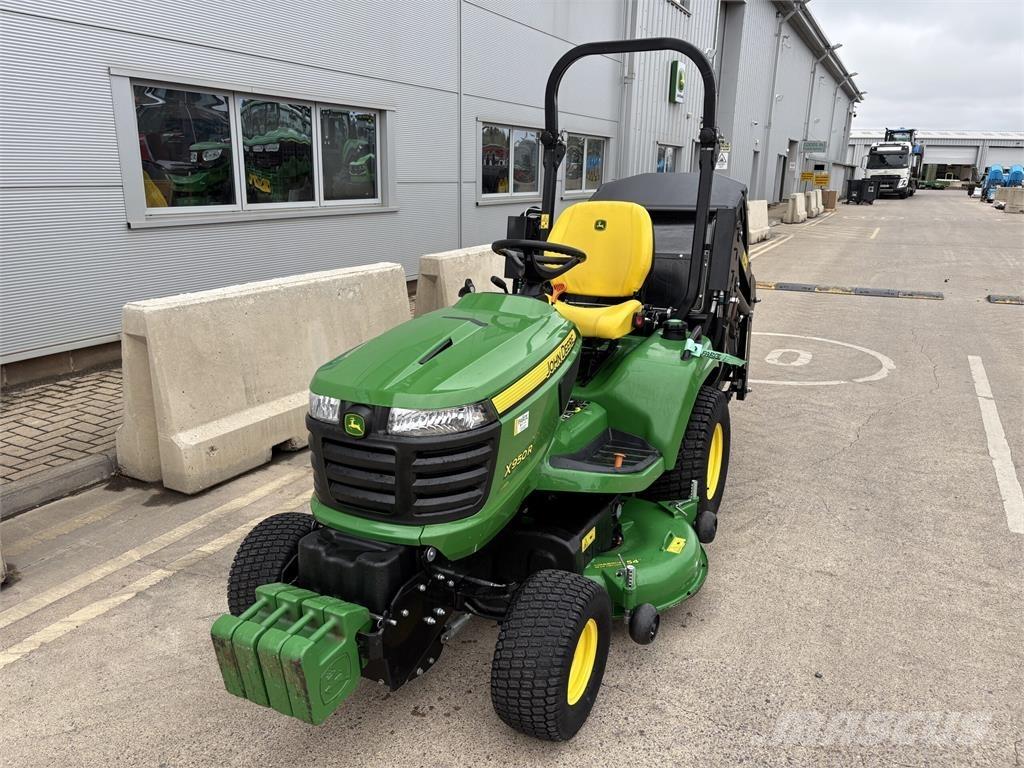 John Deere X950R Mauriņa traktors