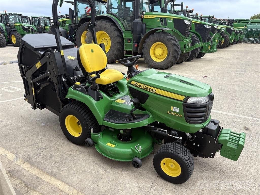 John Deere X950R Mauriņa traktors