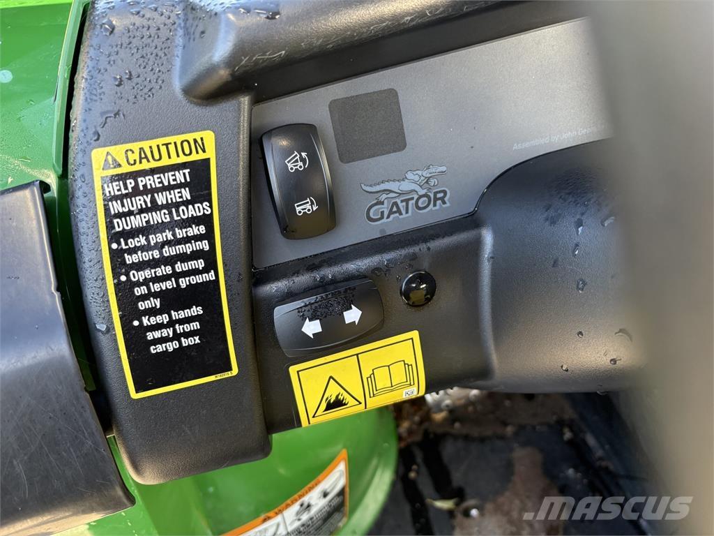 John Deere XUV855M Komunālās mašīnas