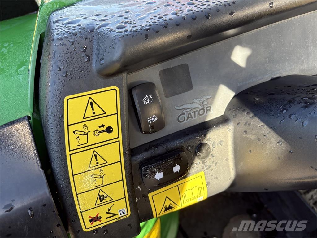 John Deere XUV855M Komunālās mašīnas