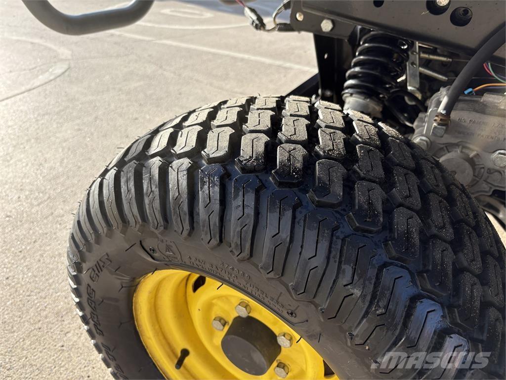 John Deere XUV855M Komunālās mašīnas