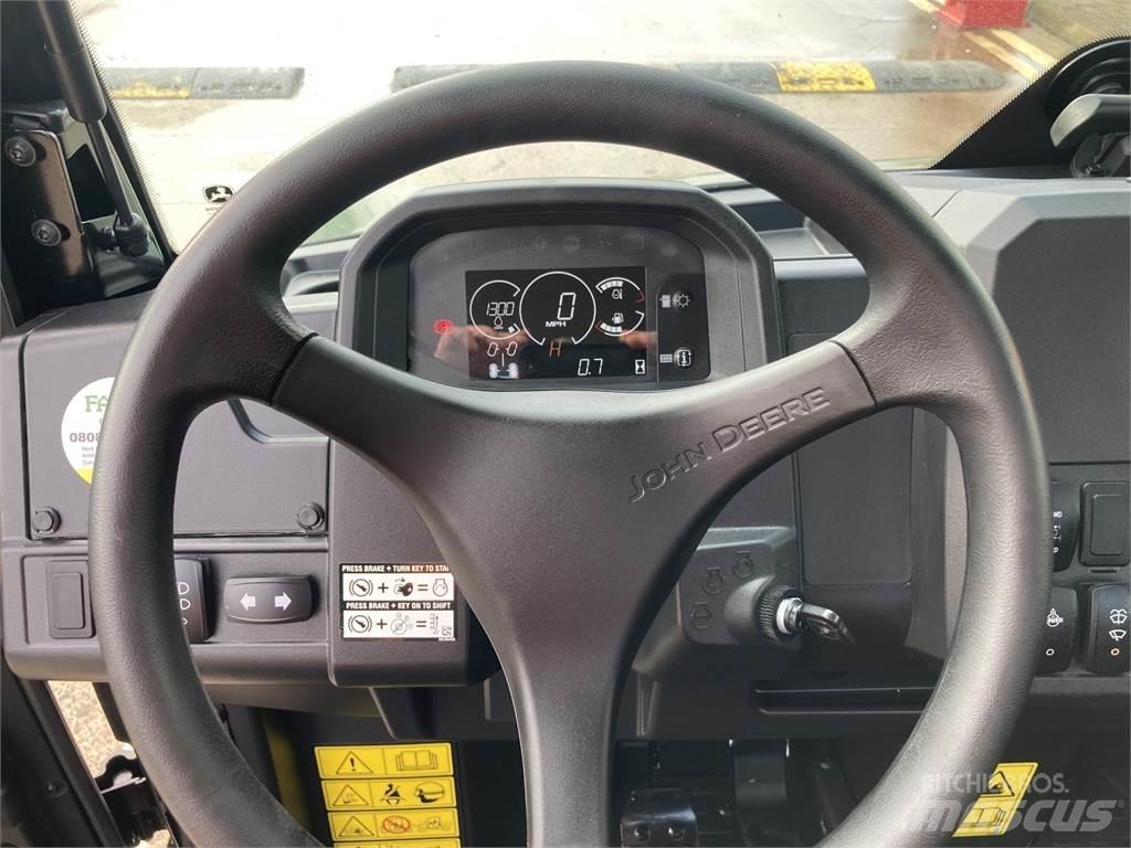 John Deere XUV875M Komunālās mašīnas