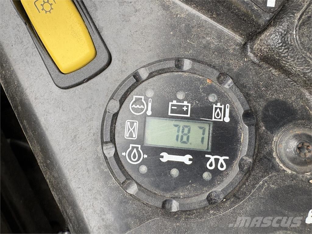 John Deere Z994R Mauriņa traktors