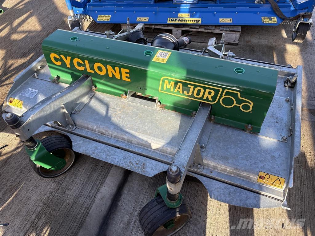 Major MJ35-170 Mauriņa traktors