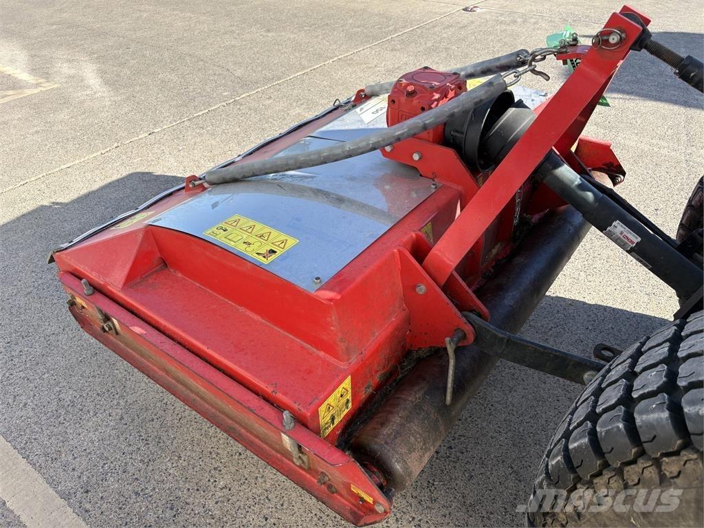 Trimax Striker 150 Piekabināmās pļaujmašīnas
