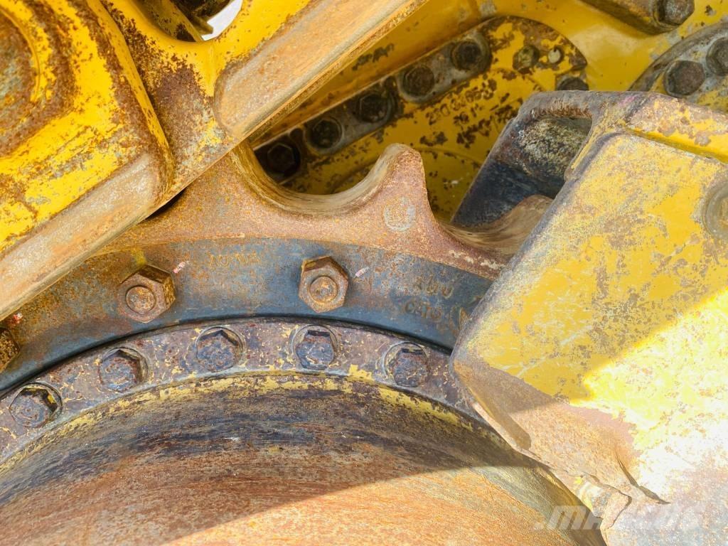 CAT 973 C Kāpurķēžu iekrāvēji