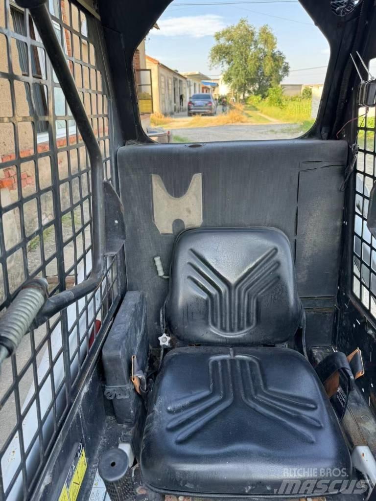 Bobcat S 70 Lietoti riteņu kompaktiekrāvēji