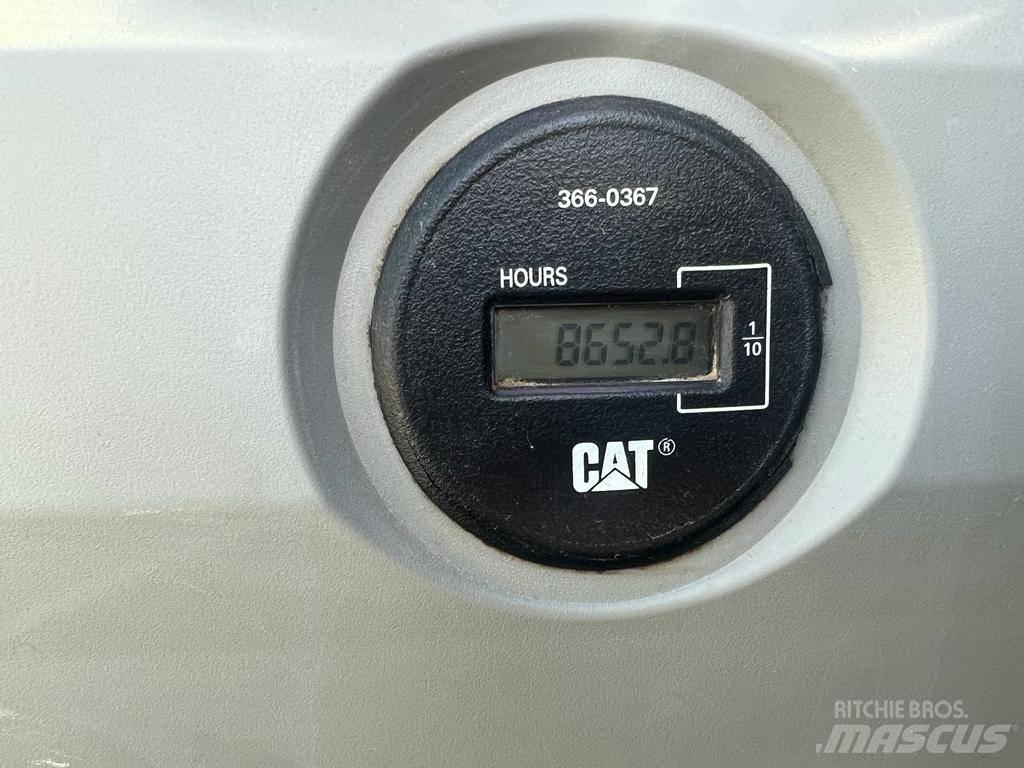 CAT 323 EL Kāpurķēžu ekskavatori