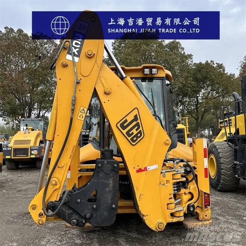JCB 3 CX Iekrāvēji uz riteņiem