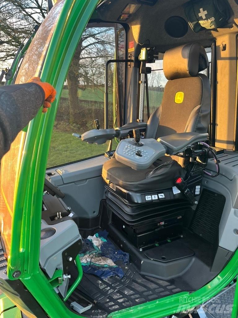 John Deere 1270G 8WD Harvesteri