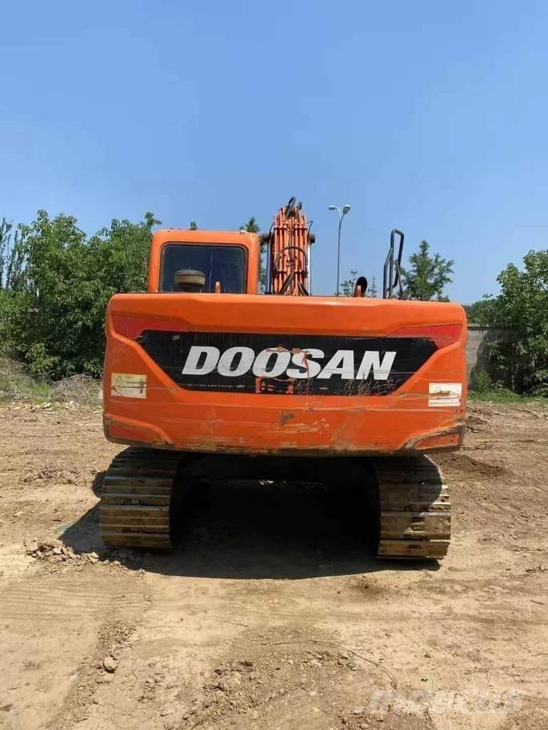 Doosan DX 130-9C Kāpurķēžu ekskavatori