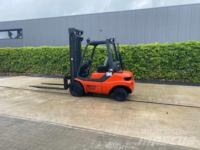 Linde H 30 D-03 Tehnika ar dīzeļa dzinēju