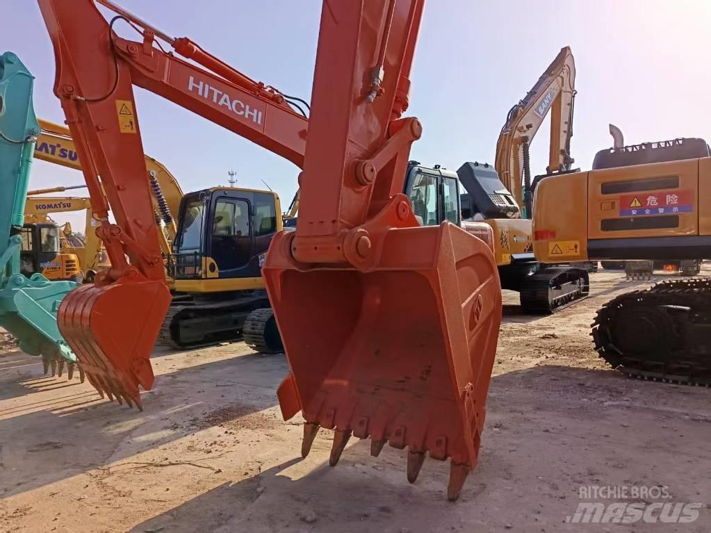 Hitachi ZX 240 Kāpurķēžu ekskavatori