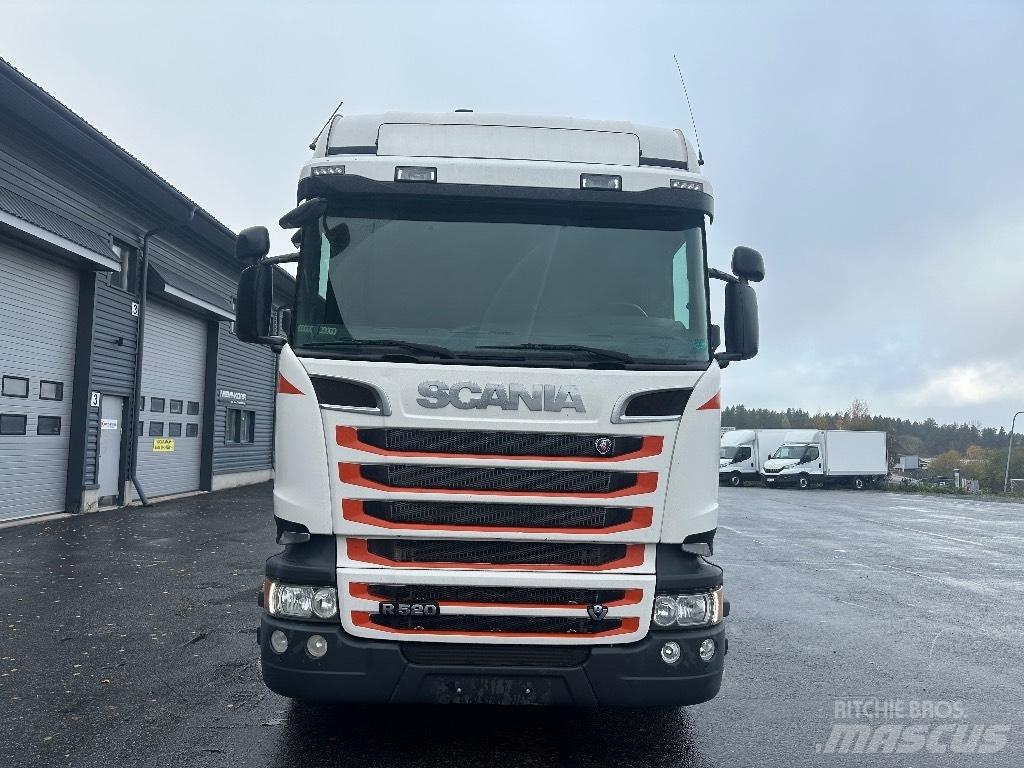 Scania R520 8x2/4 Kabeļu pacēlājs nomontējamām kravas mašīnām