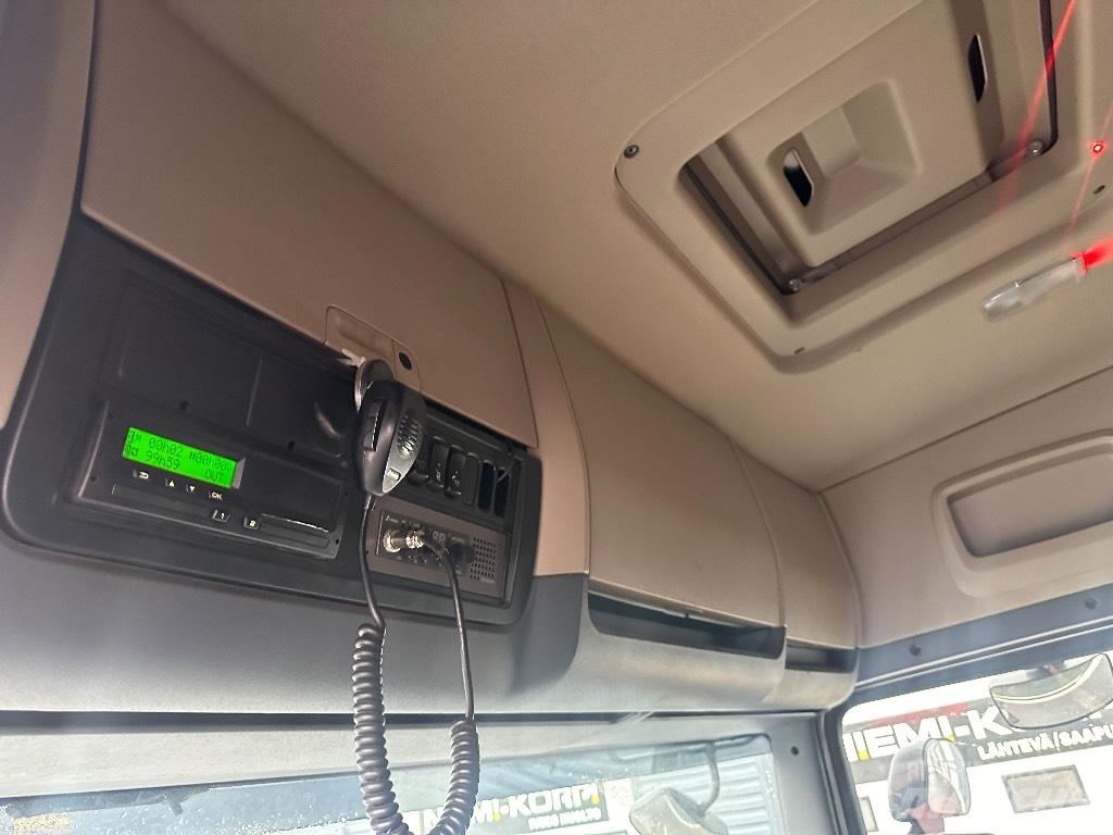 Scania R520 8x2/4 Kabeļu pacēlājs nomontējamām kravas mašīnām