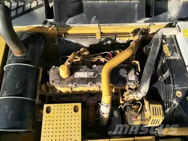 CAT 324 Kāpurķēžu ekskavatori