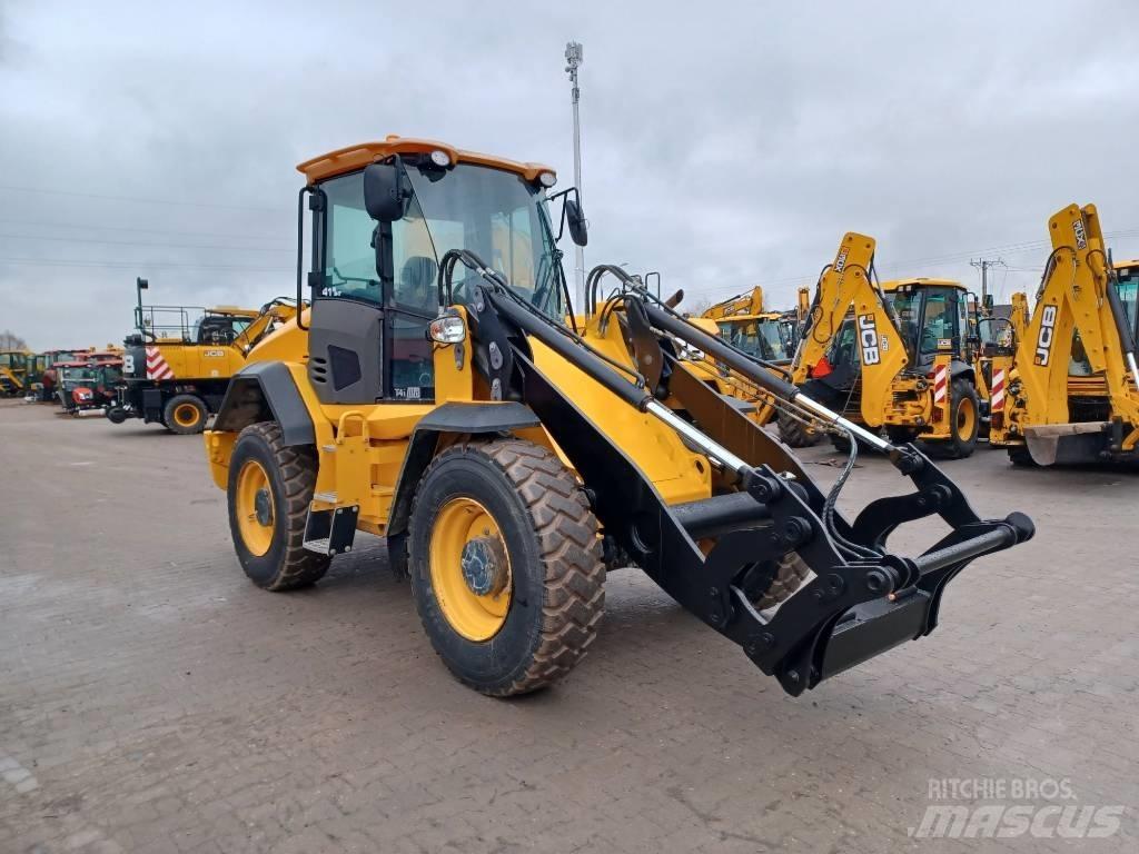 JCB 411 Iekrāvēji uz riteņiem