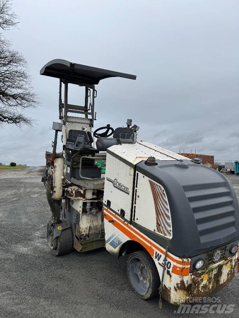 Wirtgen W 50 Asfalta dzesēšanas iekārtas