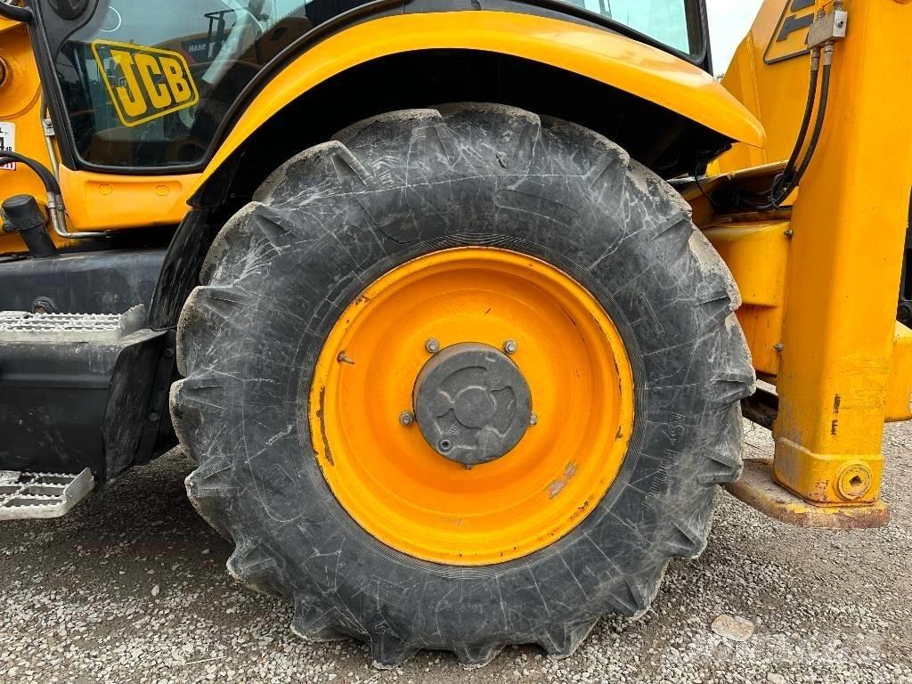 JCB 3 CX Ekskavatori-iekrāvēji