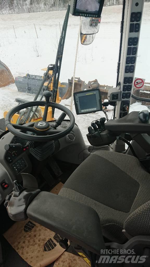 Volvo L120H, UTHYRES Iekrāvēji uz riteņiem