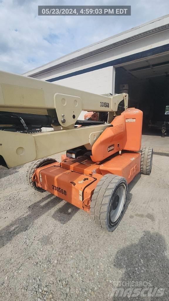 JLG E 450 AJ Strēles pacēlāji
