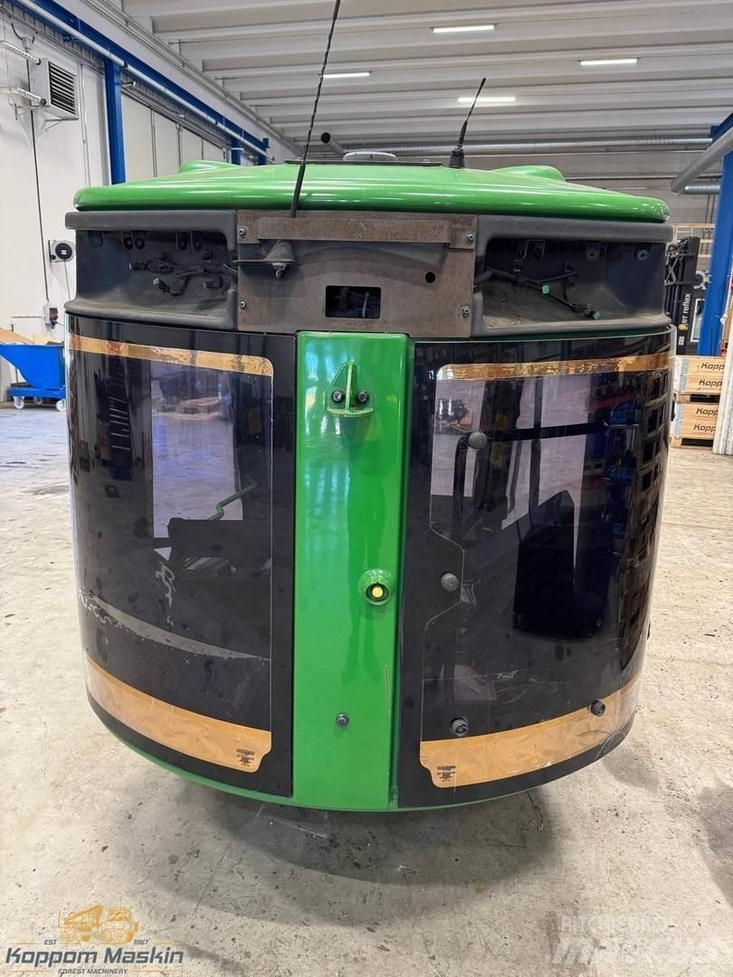 John Deere 1270E Kabīnes un interjers