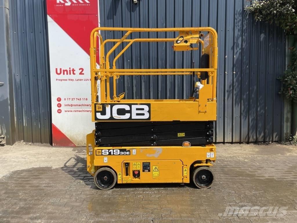 JCB S 1930 E Šķerveida pacēlāji
