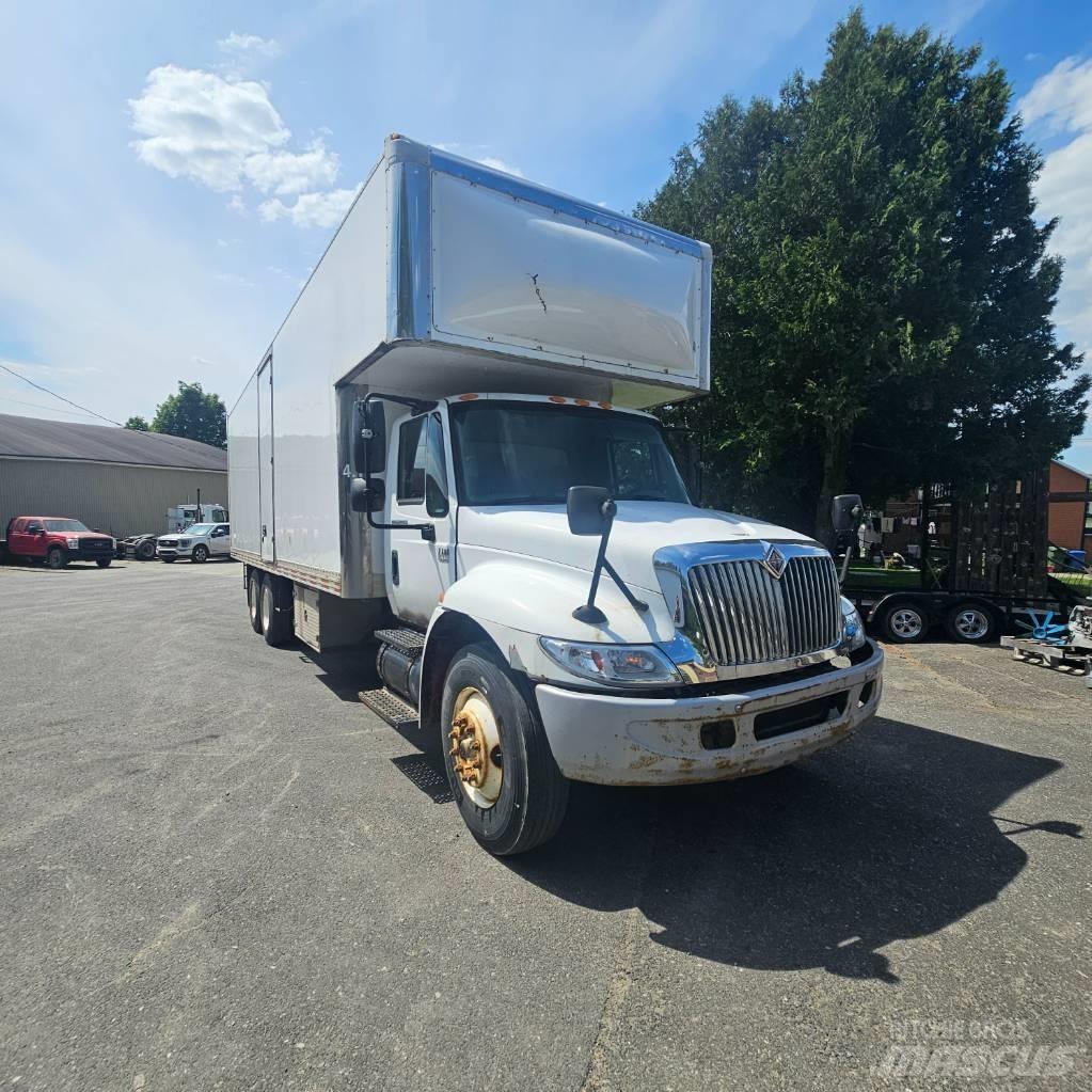 International 4400 Furgons