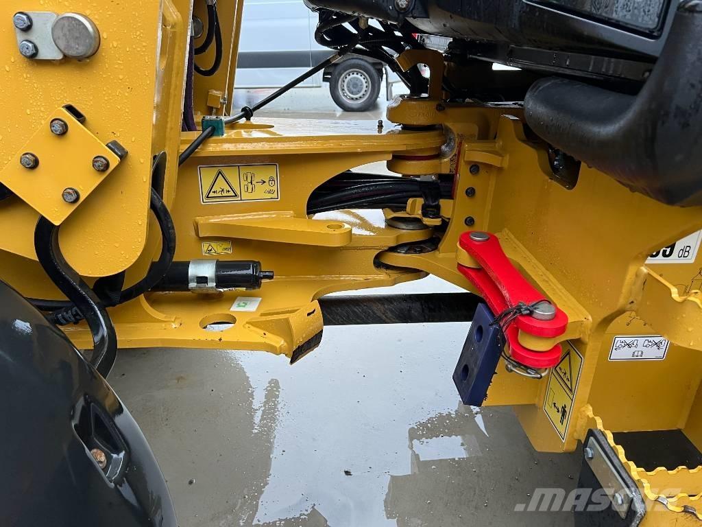 CAT 908M Iekrāvēji uz riteņiem