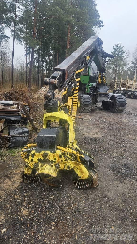 John Deere 1070 E Harvesteri