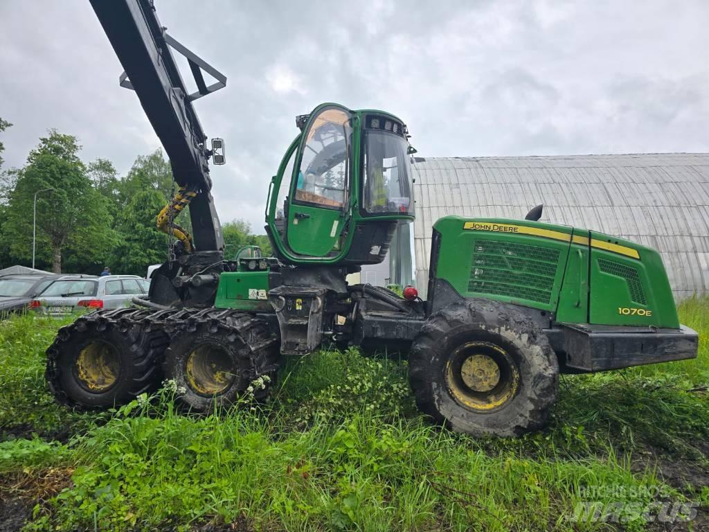 John Deere 1070 E Harvesteri