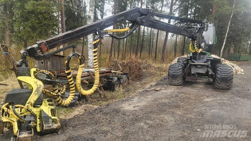 John Deere 1070 E Harvesteri