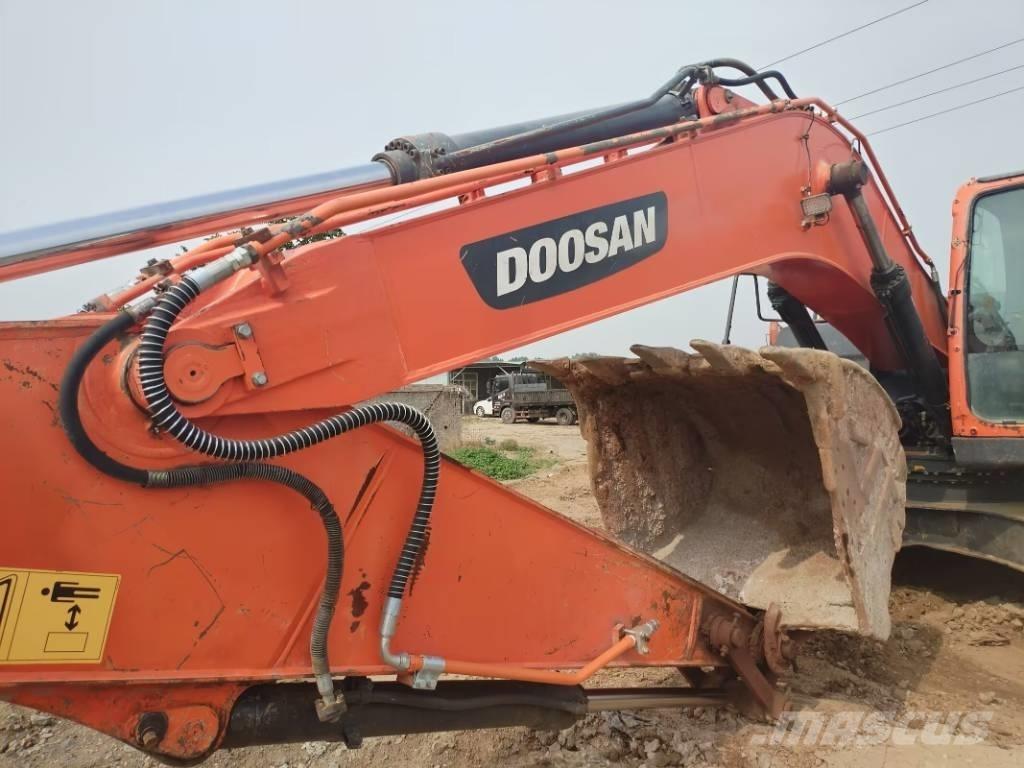 Doosan DX225LC-9C Kāpurķēžu ekskavatori