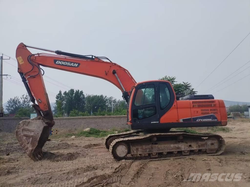 Doosan DX225LC-9C Kāpurķēžu ekskavatori