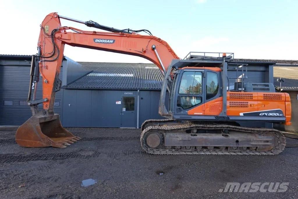 Doosan DX300LC Kāpurķēžu ekskavatori