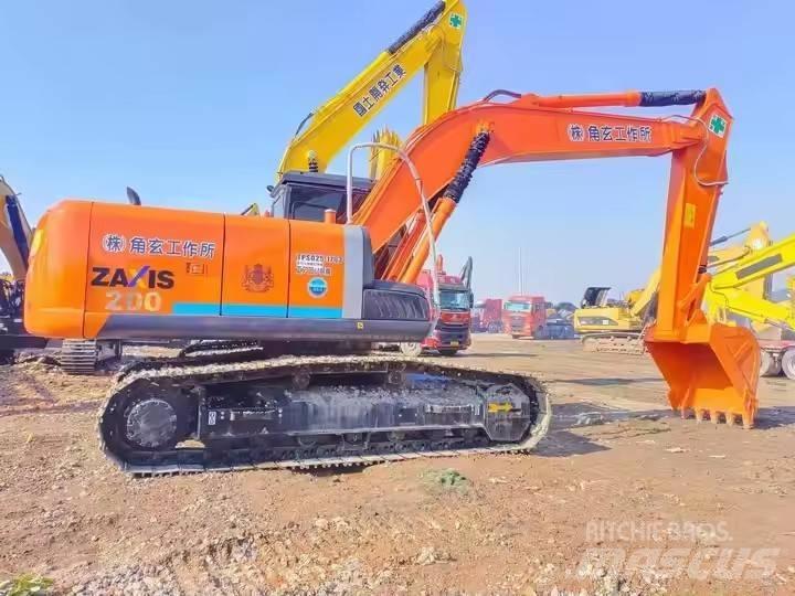 Hitachi ZX200 Kāpurķēžu ekskavatori