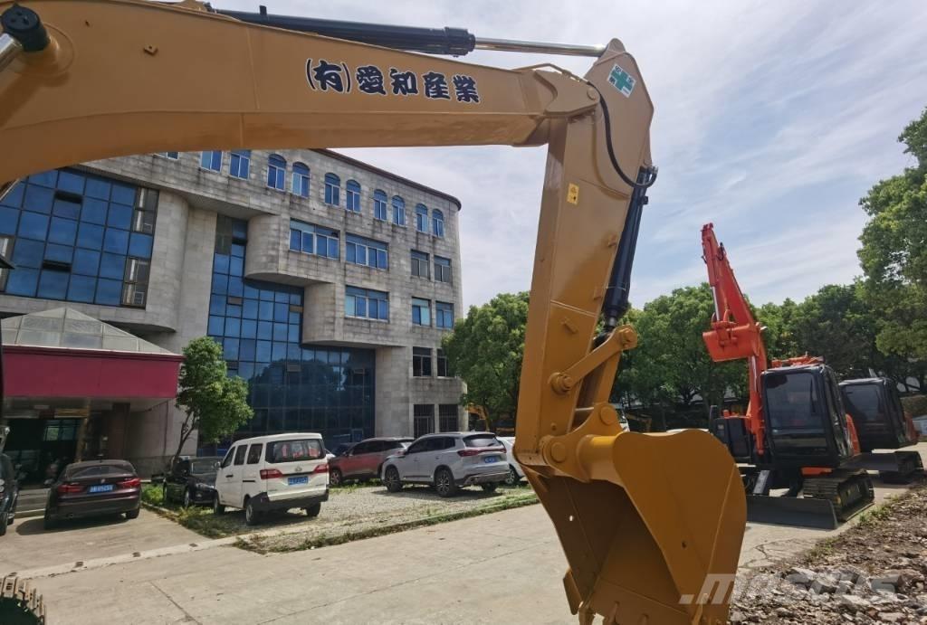 CAT 325 D Kāpurķēžu ekskavatori