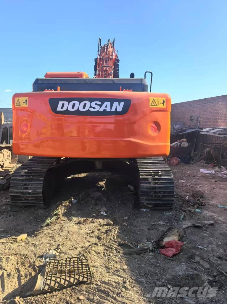 Doosan DX 225 LC Kāpurķēžu ekskavatori