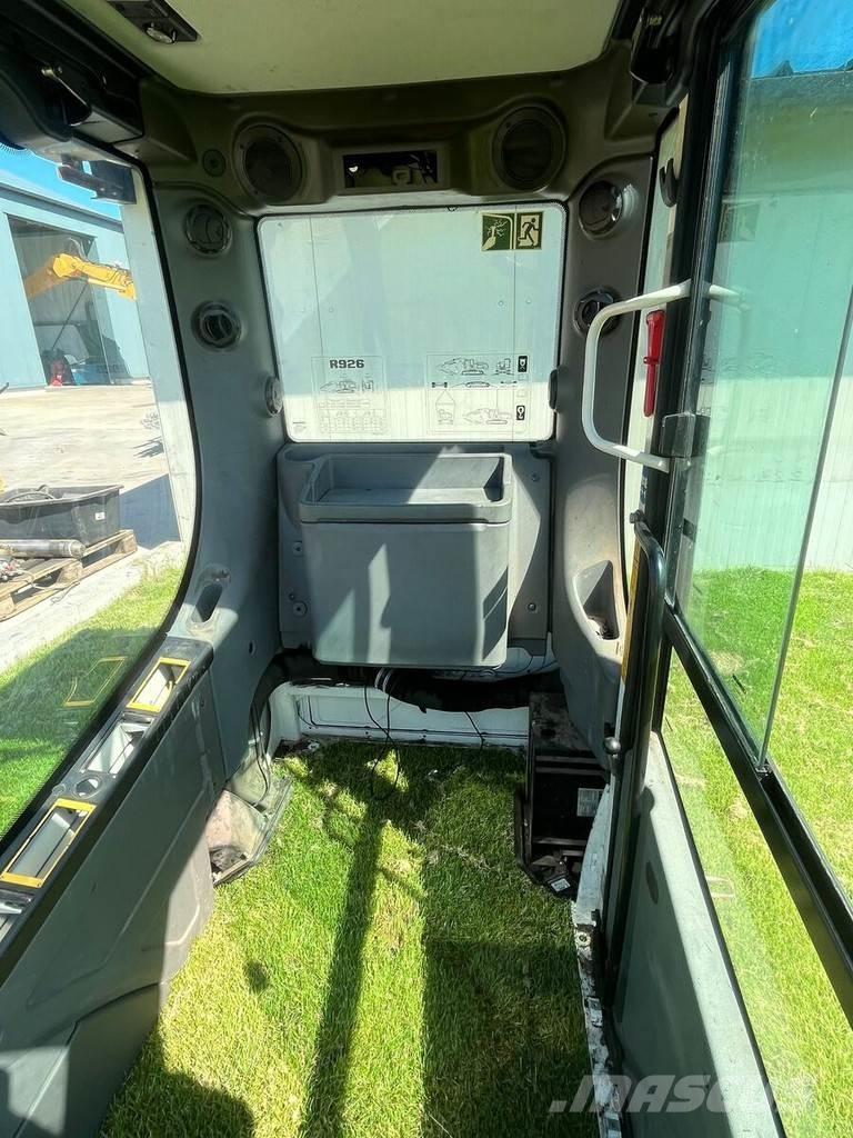 Liebherr 11407040 Kabīnes un interjers