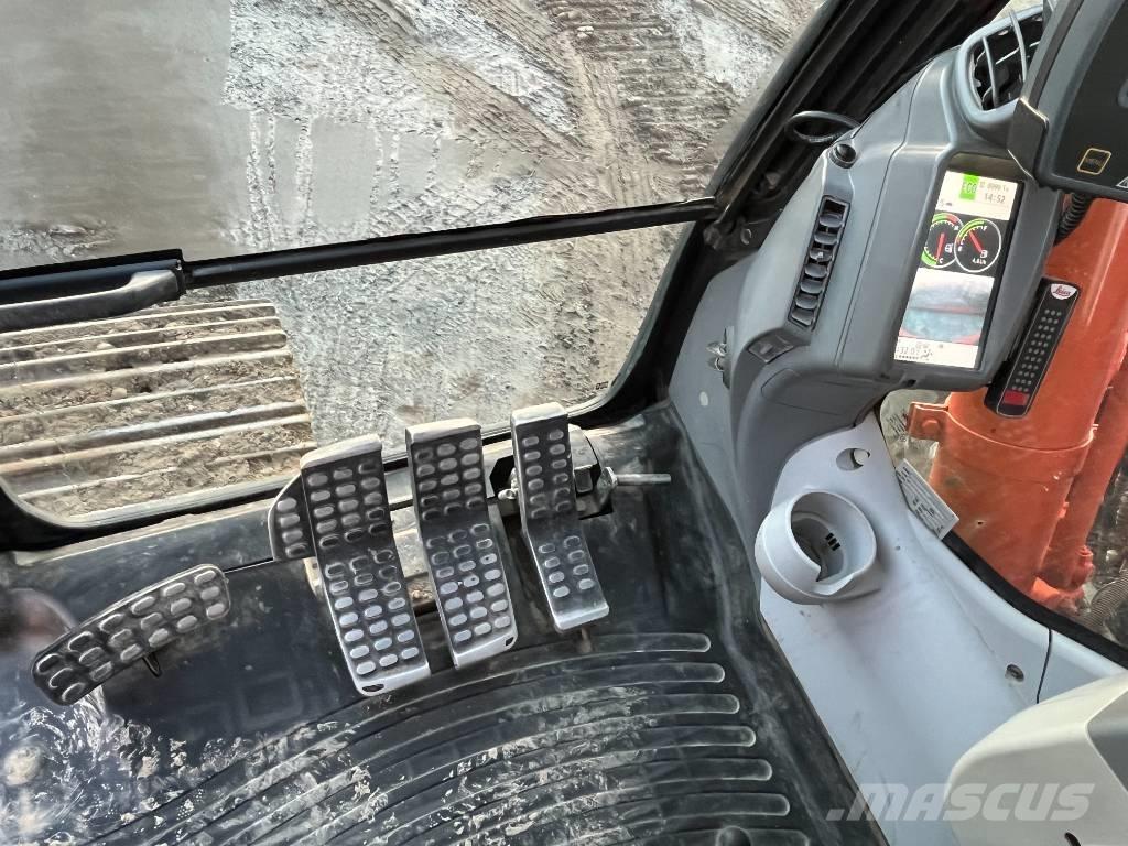 Hitachi ZX 250 LC-5B Kāpurķēžu ekskavatori