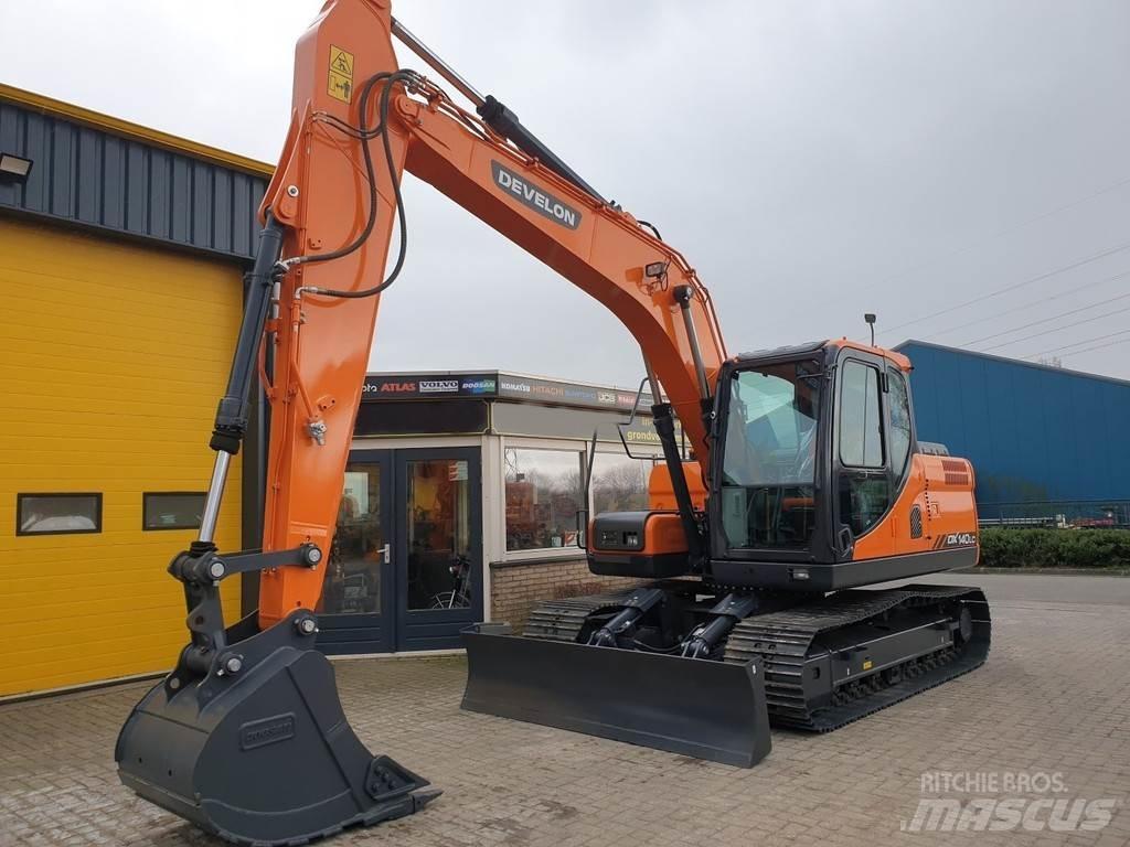 Develon DX140LC Kāpurķēžu ekskavatori