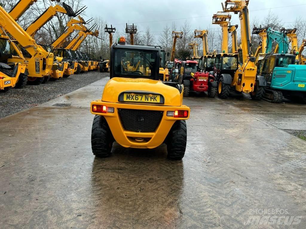 JCB 520-40 Teleskopiskie manipulatori