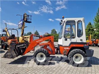 Kubota R 520 N Iekrāvēji uz riteņiem