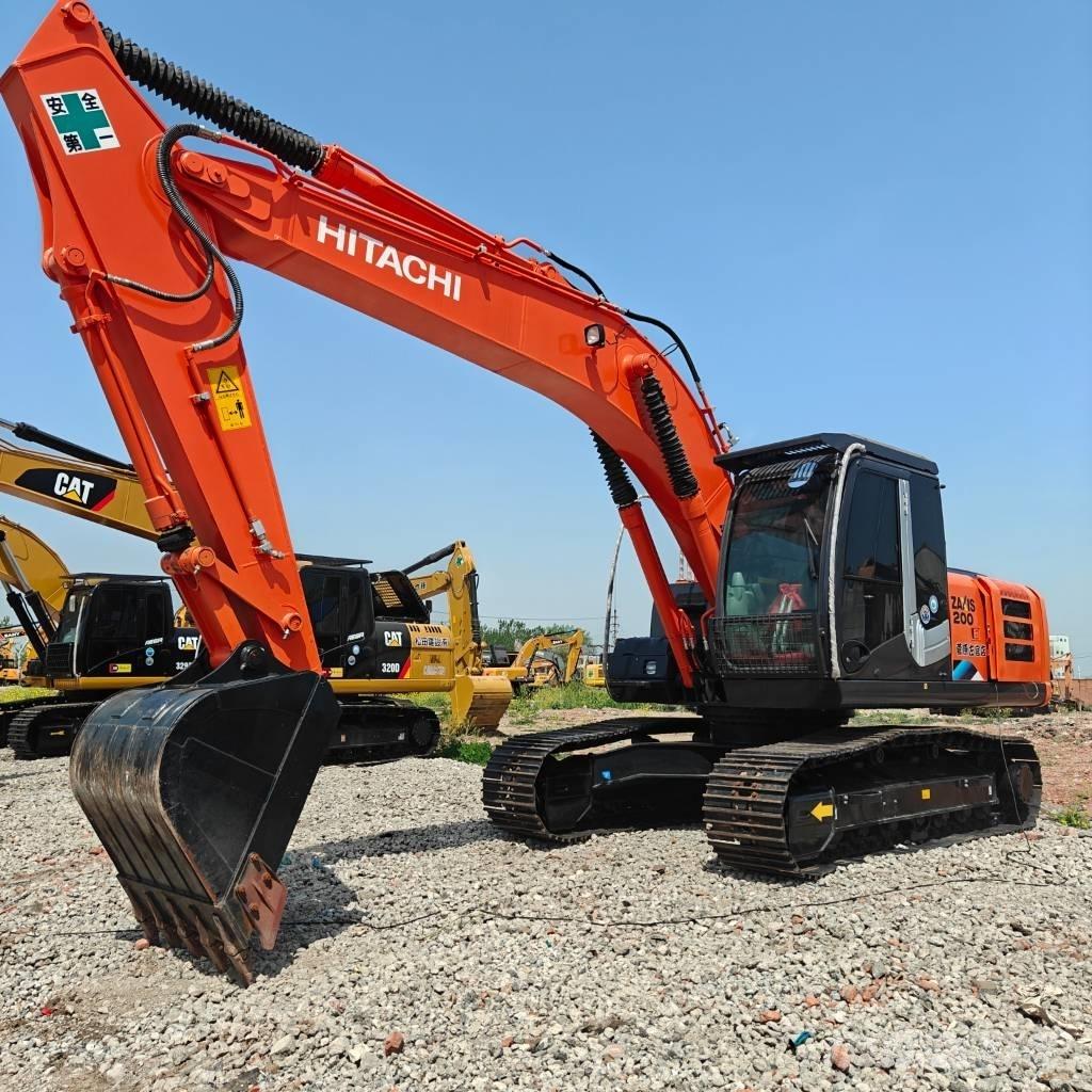 Hitachi 200-3 Kāpurķēžu ekskavatori