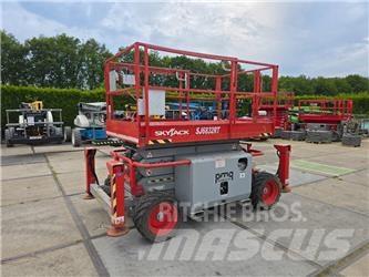 SkyJack SJ 6832 RT Šķerveida pacēlāji