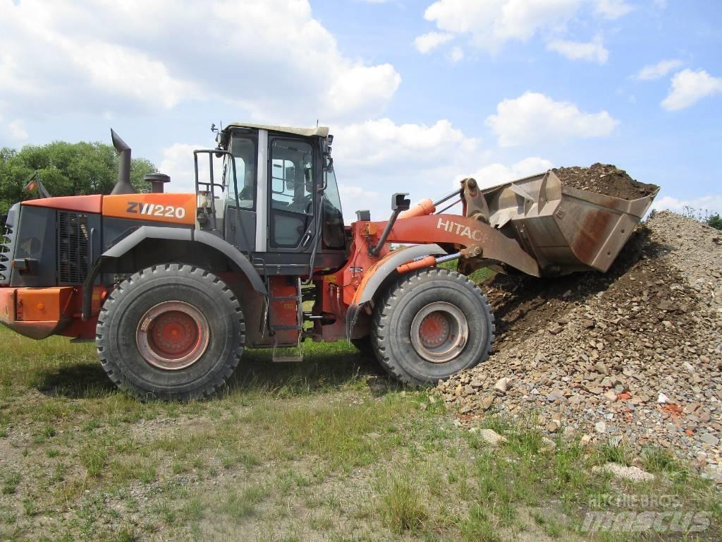 Hitachi ZW 220  Waage Iekrāvēji uz riteņiem
