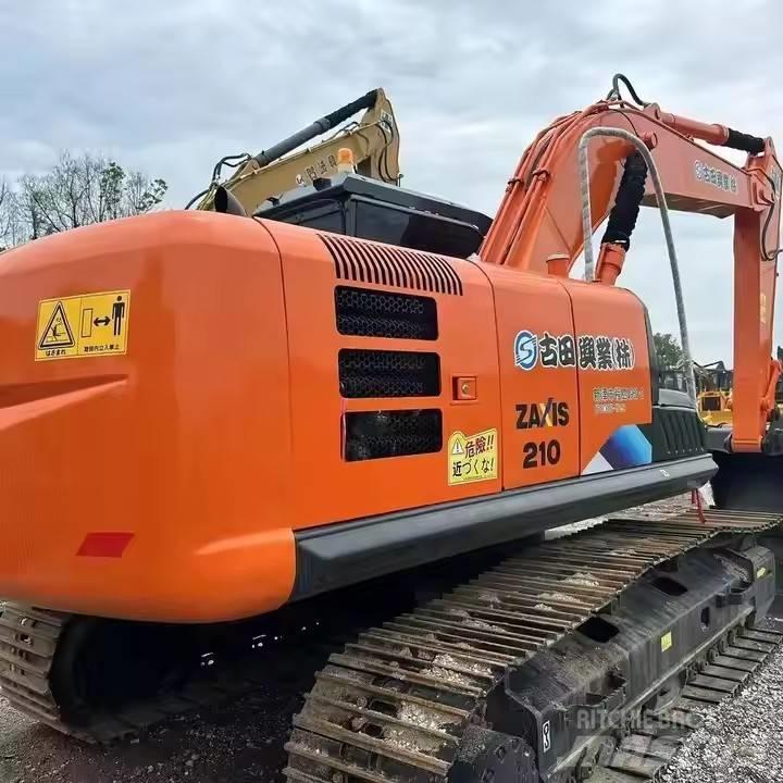 Hitachi ZX210 Kāpurķēžu ekskavatori