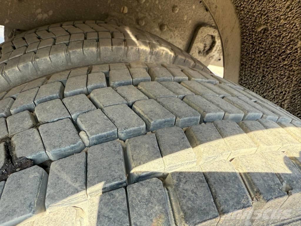 Iveco Baakwagen Platformas/izkraušana no sāniem